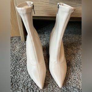 Steven Madden - Valyant Women’s Zipper Pointed Toe Ankle Boots